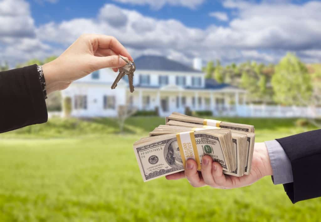 Listing Your Jacksonville House vs. Selling it to a Cash Home Buyer Directly